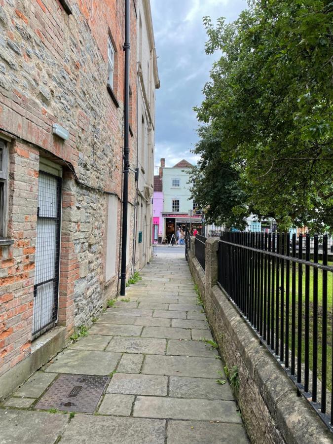 In The Heart Of Glastonbury Exterior photo